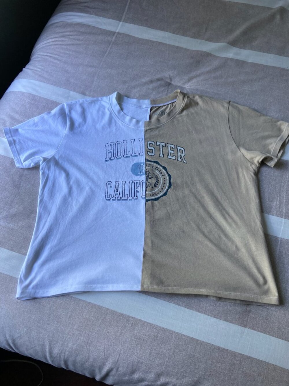EUC Hollister Split Color Graphic T-Shirt Sz M